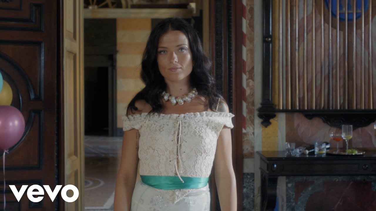 Renza Castelli: “Sai che c’è” è il nuovo video #trakoftheday