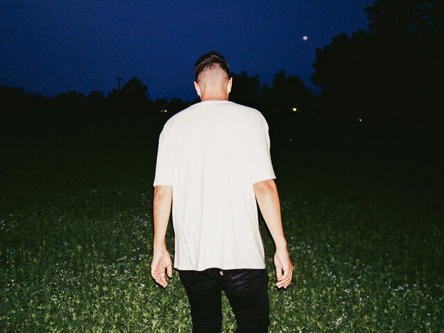 Erri: “Walking in the night” è il nuovo singolo