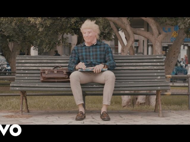 Dellarabbia: “La panchina (come Forrest Gump)” è il nuovo video #trakoftheday