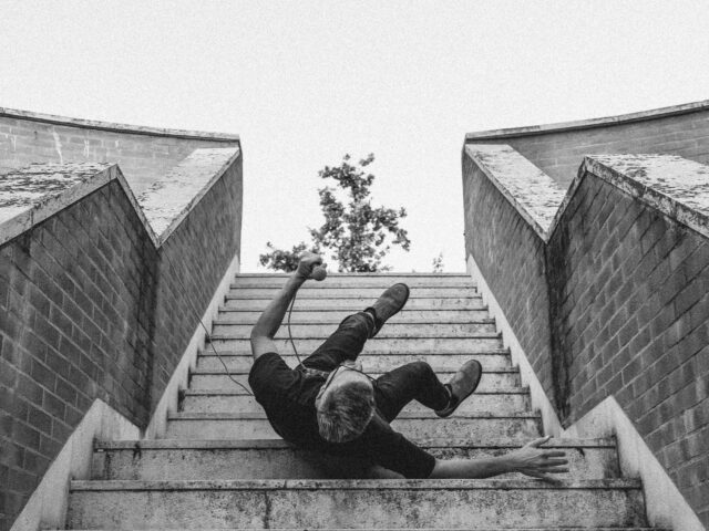 Zemic, “Va tutto bene”: la recensione